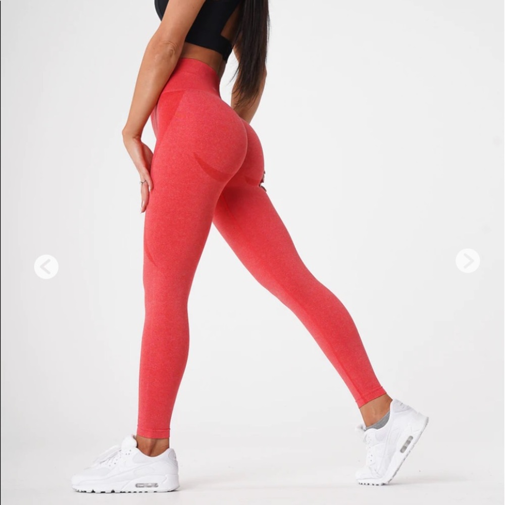 NWOT NVGTN Candy Apple Contour Leggings